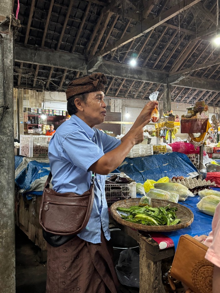 Morning market tour before Tumang Bali Cooking Class