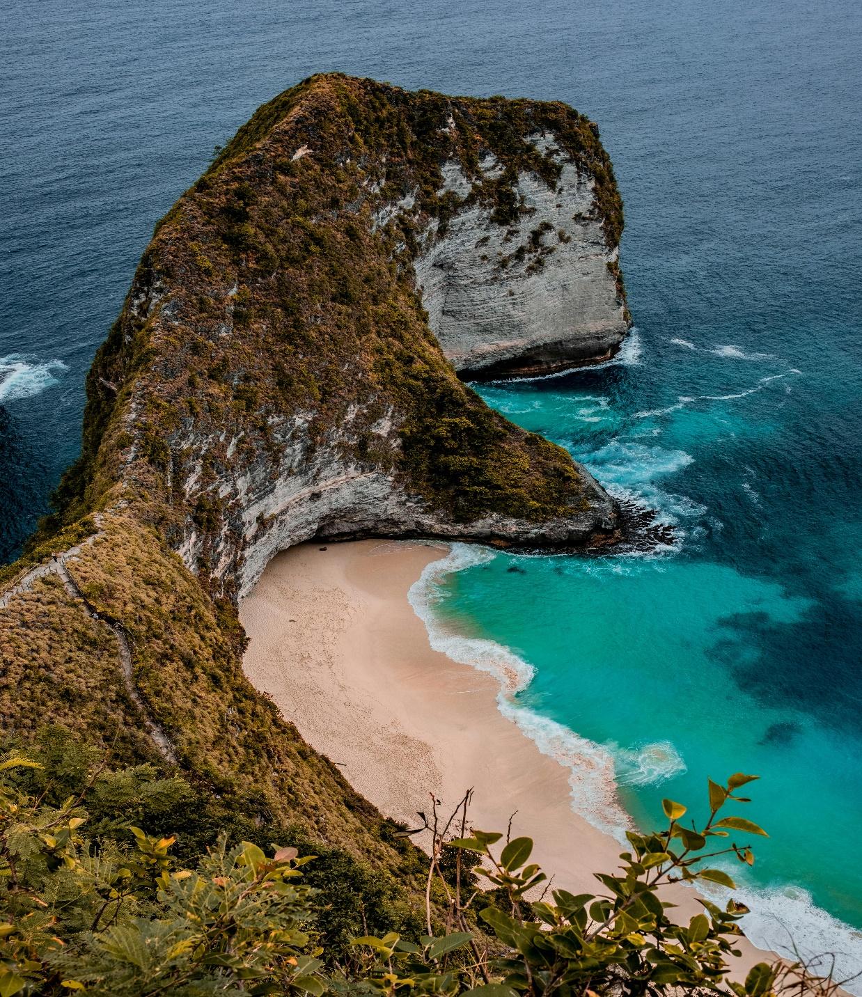 5D4N Bali Nusa Penida: Uluwatu, Kintamani Volcano, Bedugul, Tanah Lot & West Nusa Penida