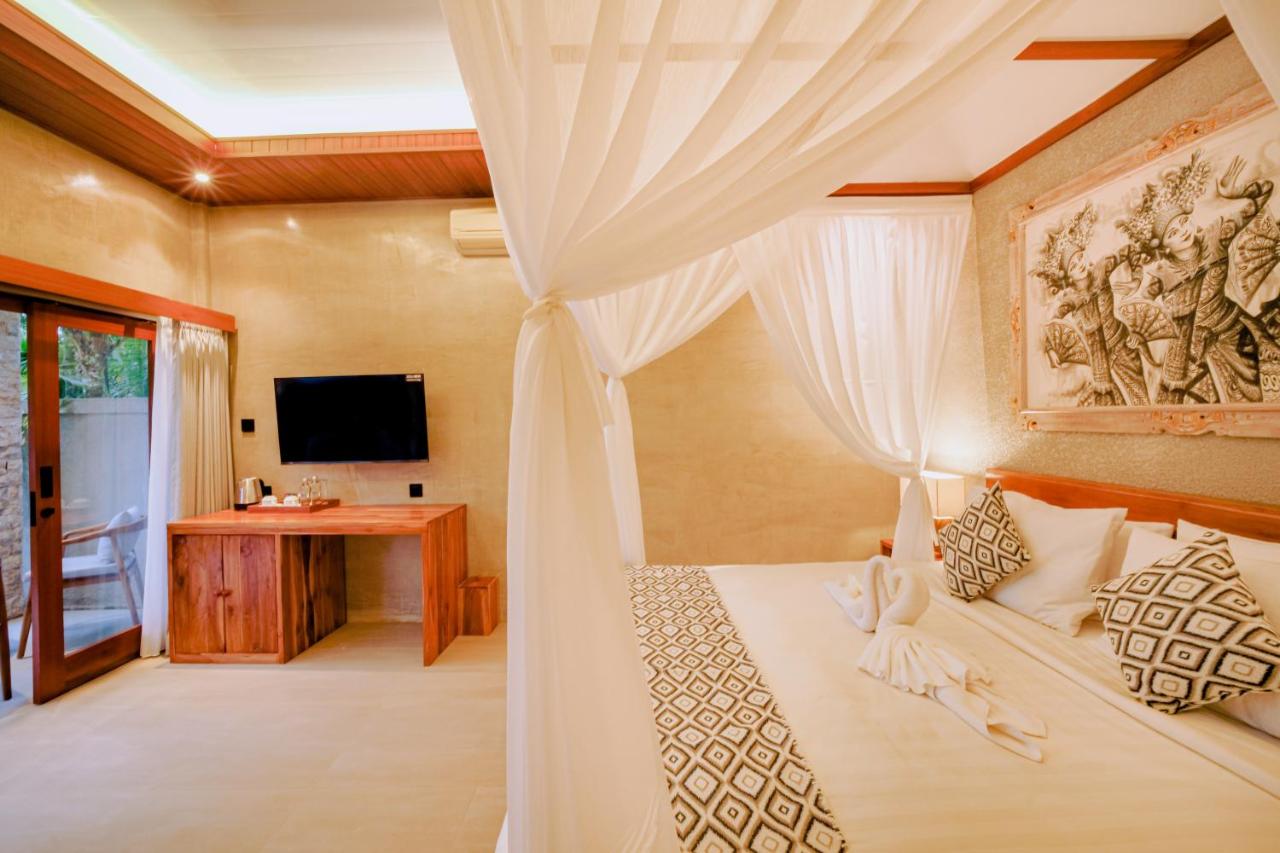Bedroom Entertainment Desk & High-Speed WiFi - Uma Sari Bedulu Luxury Villas Ubud