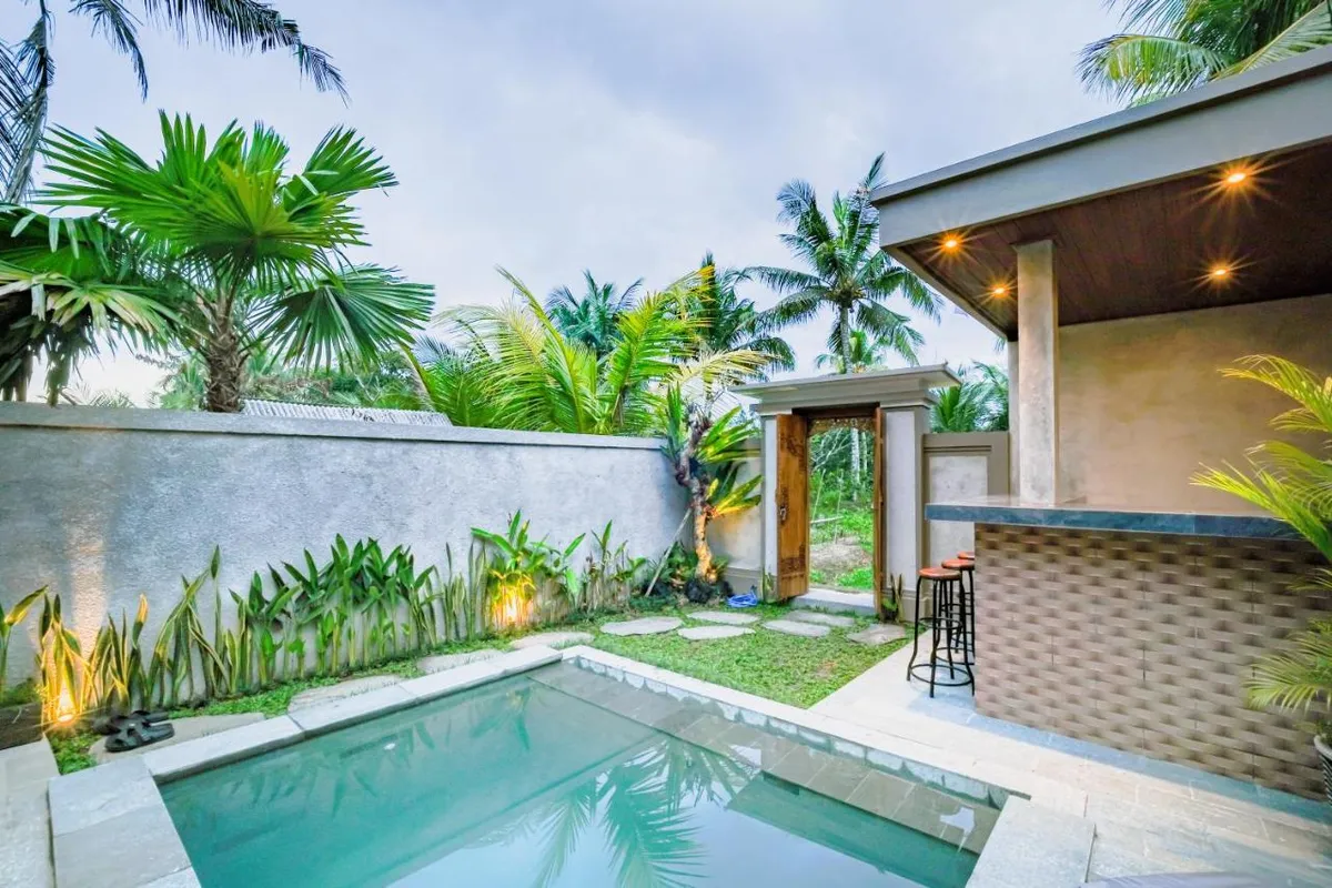 Garden & Pool